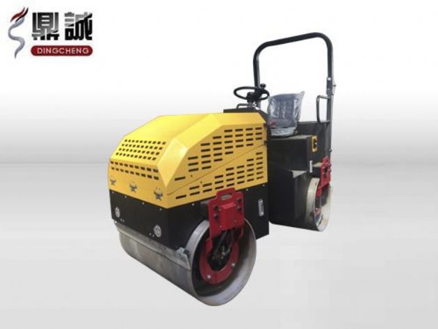 點(diǎn)擊查看詳細(xì)信息<br>標(biāo)題：2.5噸全液壓座駕式振動(dòng)壓路機(jī) 閱讀次數(shù)：14168