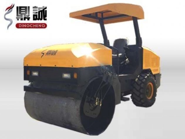 點(diǎn)擊查看詳細(xì)信息<br>標(biāo)題：4噸單鋼輪振動(dòng)壓路機(jī) 閱讀次數(shù)：13107