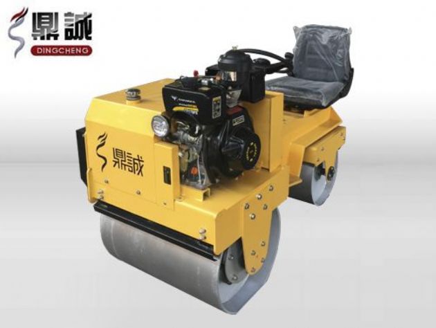 點(diǎn)擊查看詳細(xì)信息<br>標(biāo)題：DC850C座駕式壓路機(jī) 閱讀次數(shù)：14822